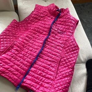 Vineyard vines hot pink vest size large